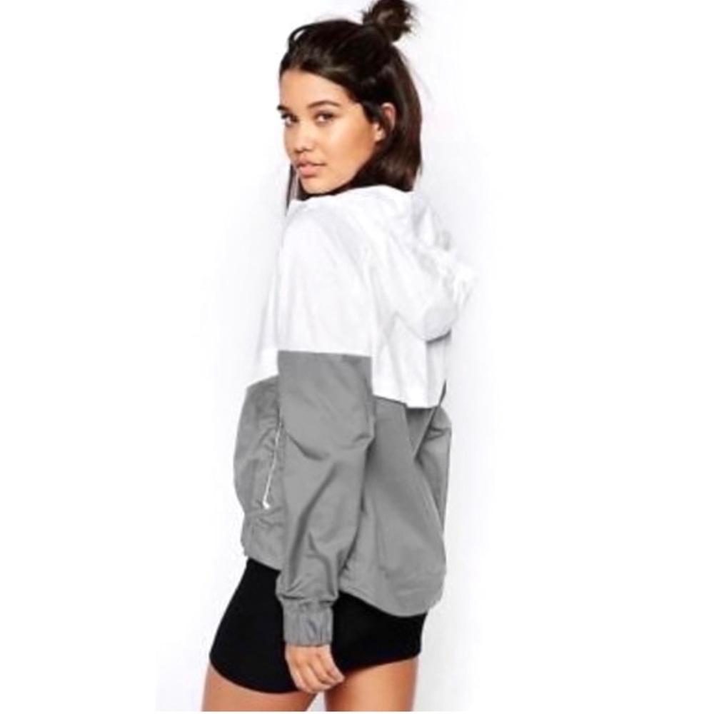 Nike Windrunner Jacket Small - image 4